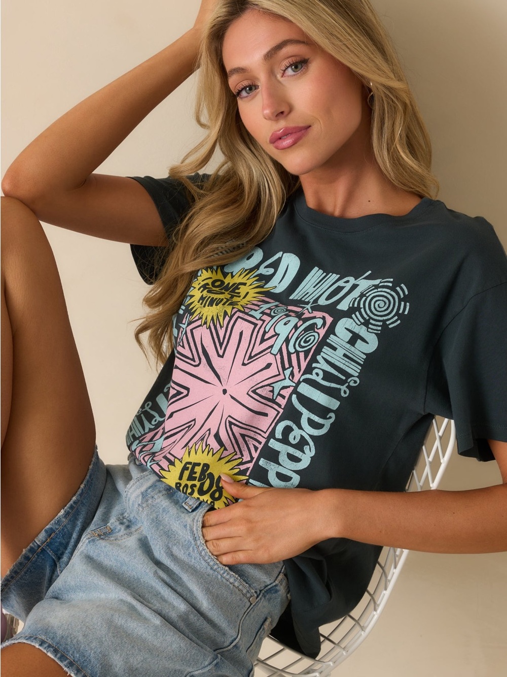 Daydreamer RED HOT CHILI PEPPERS ONE HOT MINUTE BOYFRIEND TEE Size XS NWT 90s